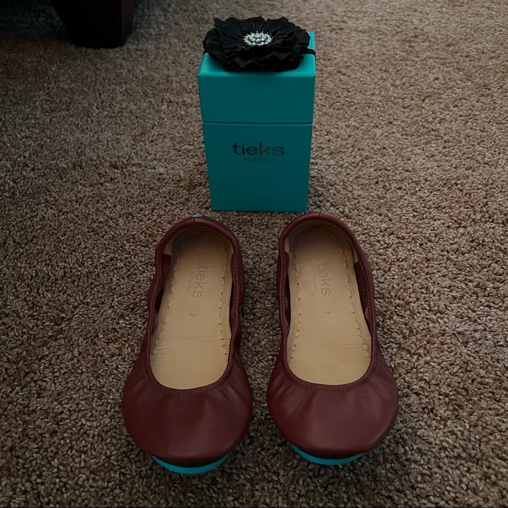 Tieks by Gavrielli - size 7 - Burgundy